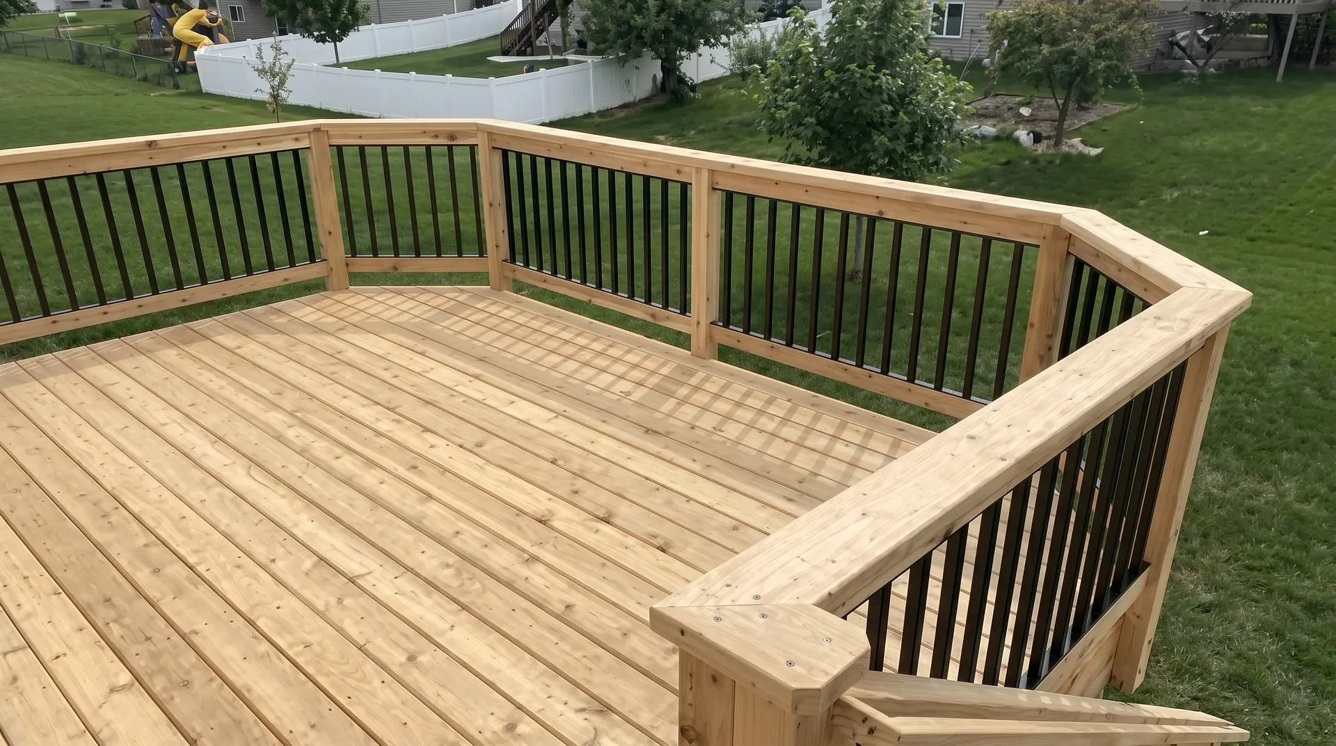 Durable and stylish custom deck railing systems